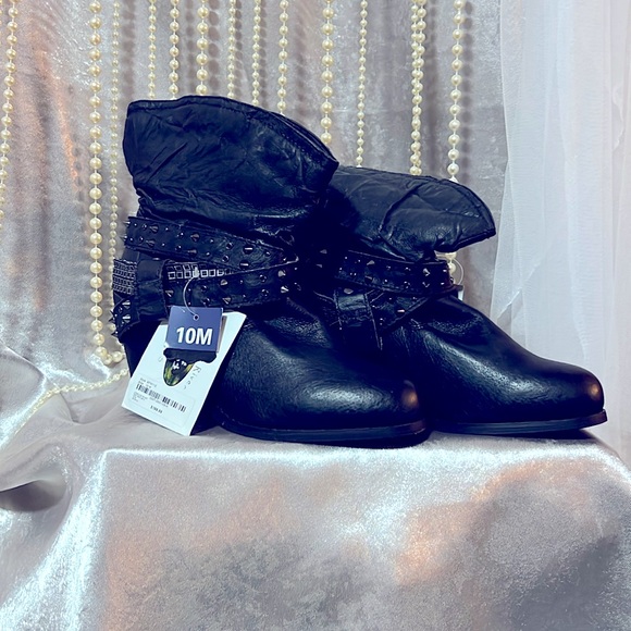 NWT! Sterling River Studded Black Leather Harness Boot, size 10. - Picture 3 of 11